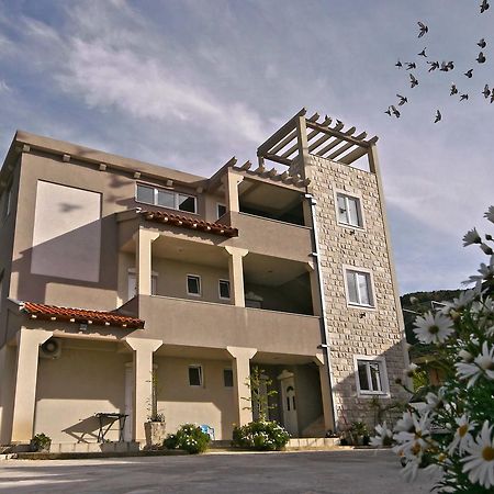 Mirta Apartments Family Farm Budva Ngoại thất bức ảnh