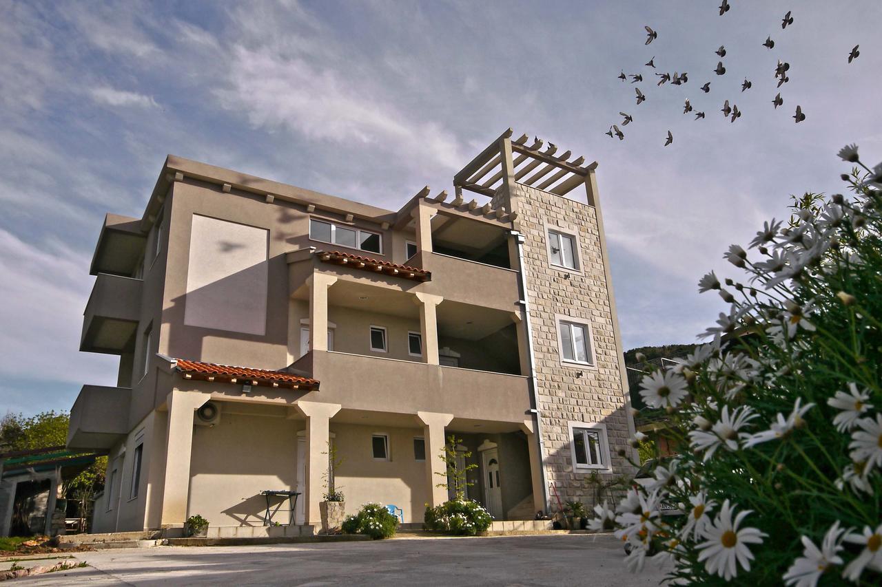 Mirta Apartments Family Farm Budva Ngoại thất bức ảnh