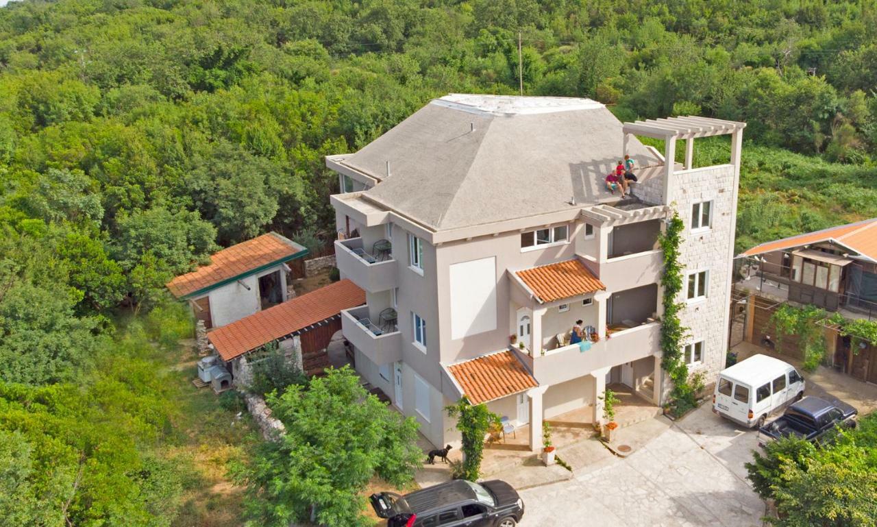 Mirta Apartments Family Farm Budva Ngoại thất bức ảnh
